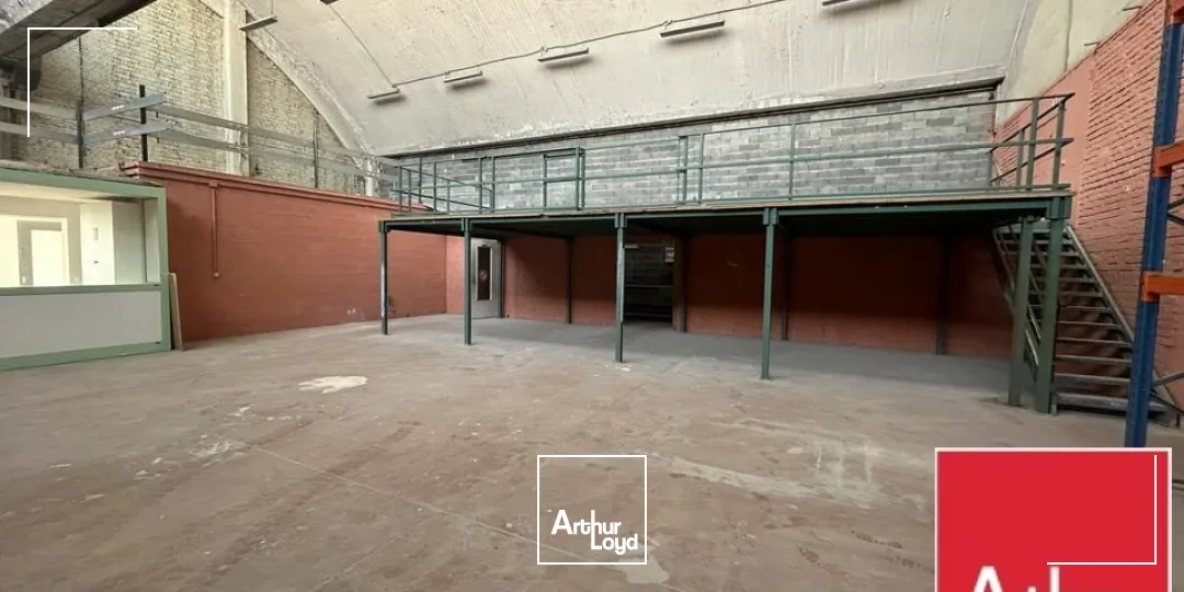 LOCAL D'ACTIVITE - ENTREPOT à LOUER de 398 m²