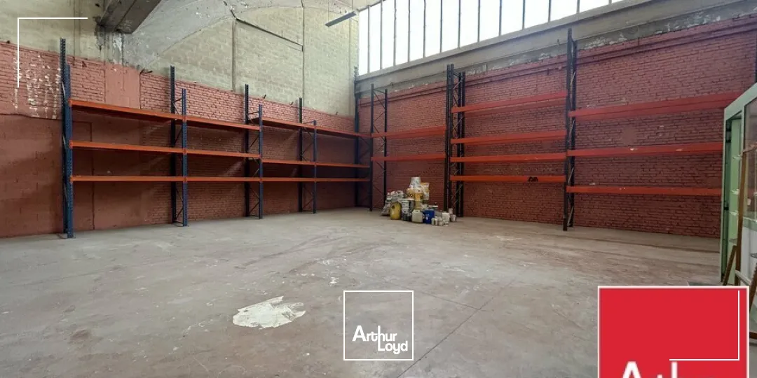 LOCAL D'ACTIVITE - ENTREPOT à LOUER de 398 m²