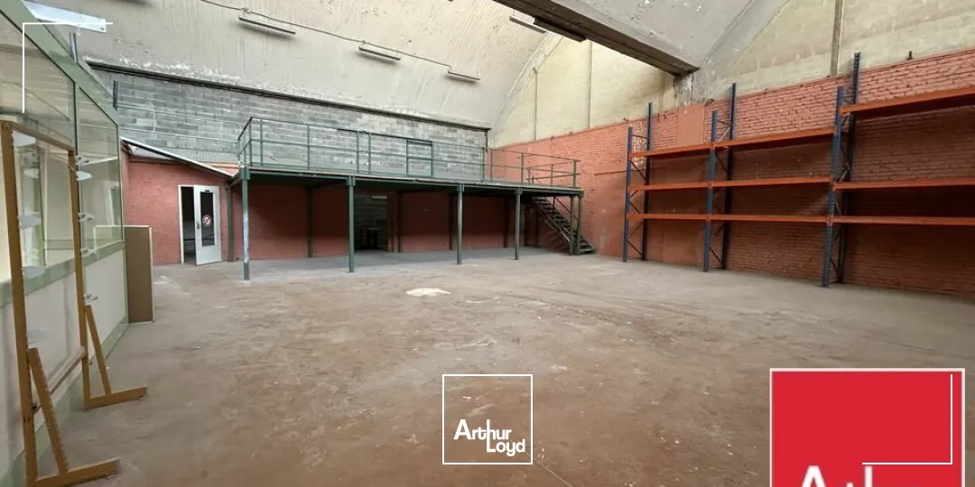 LOCAL D'ACTIVITE - ENTREPOT à LOUER de 398 m²