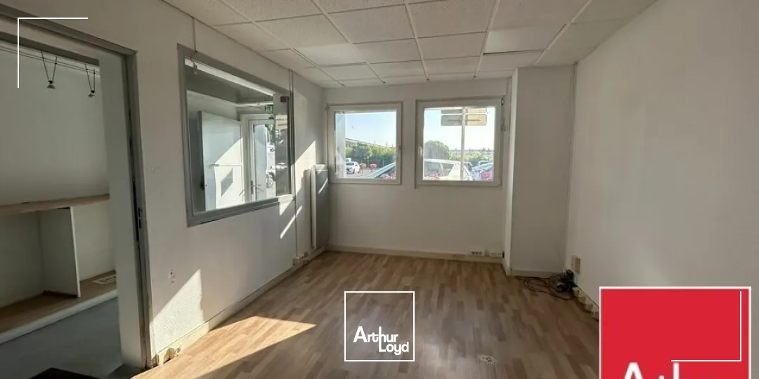 LOCAL D'ACTIVITE - ENTREPOT à LOUER de 398 m²