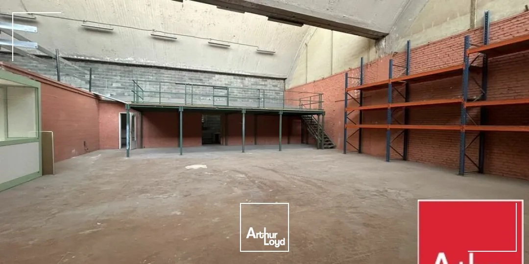 LOCAL D'ACTIVITE - ENTREPOT à LOUER de 398 m²