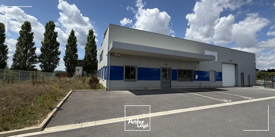 A LOUER LOCAL D'ACTIVITÉ 524 M2 BREUIL LE SEC