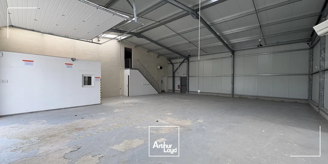 A LOUER LOCAL D'ACTIVITÉ 524 M2 BREUIL LE SEC