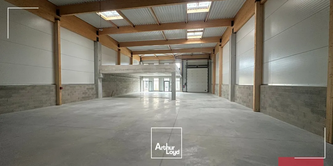 LOCAUX NEUFS - STOCKAGE + MEZZANINE -GALLARGUES A LOUER ou A VENDRE - Plusieurs lots disponibles
