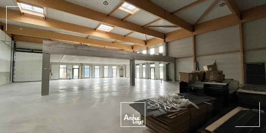 LOCAL NEUF - STOCKAGE + MEZZANINE -GALLARGUES A LOUER ou A VENDRE - 726 m2 + 10 parking