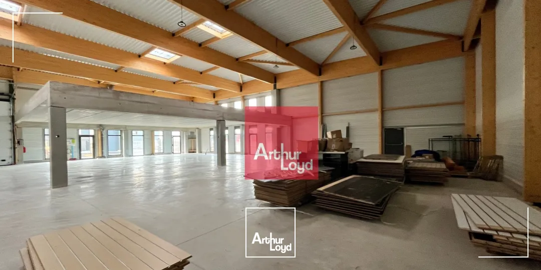 LOCAL NEUF - STOCKAGE + MEZZANINE -GALLARGUES A LOUER OU A VENDRE- 455 m2 + parking