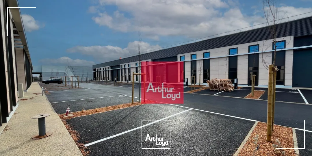 LOCAL NEUF - STOCKAGE + MEZZANINE -GALLARGUES A LOUER OU A VENDRE- 455 m2 + parking