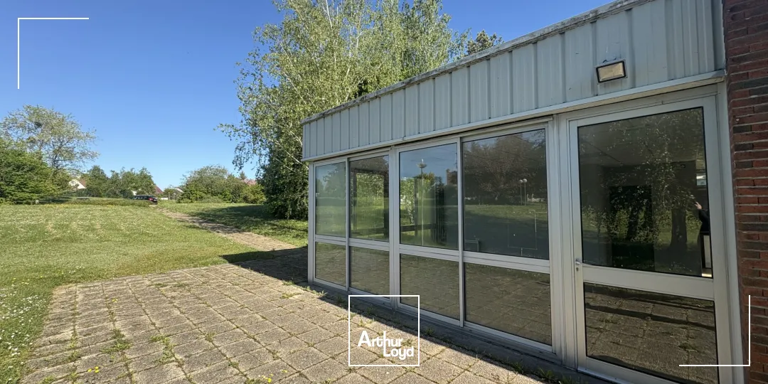 Terrain de 13&nbsp;000 m2 à Saint Ay, zone industrielle