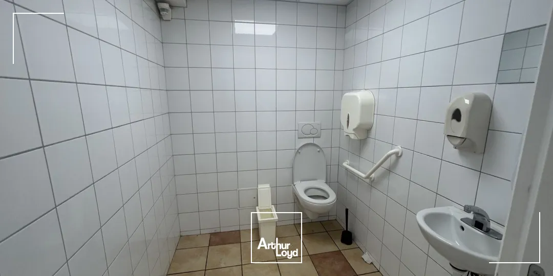 Local commercial à louer Lille - 110 m² avec extraction et parking - Emplacement stratégique proche