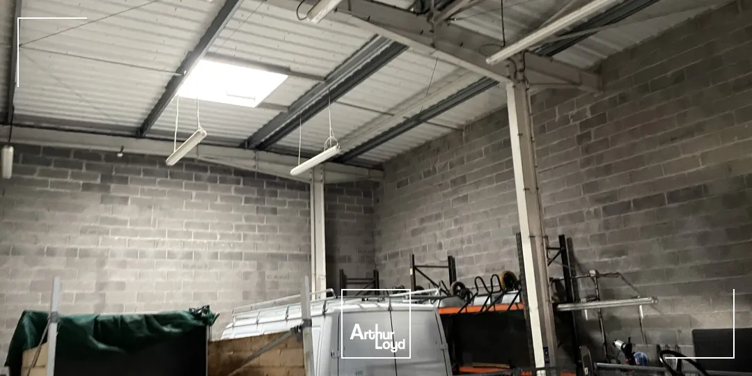 Bureaux et ateliers à vendre - Axe A1 - A21