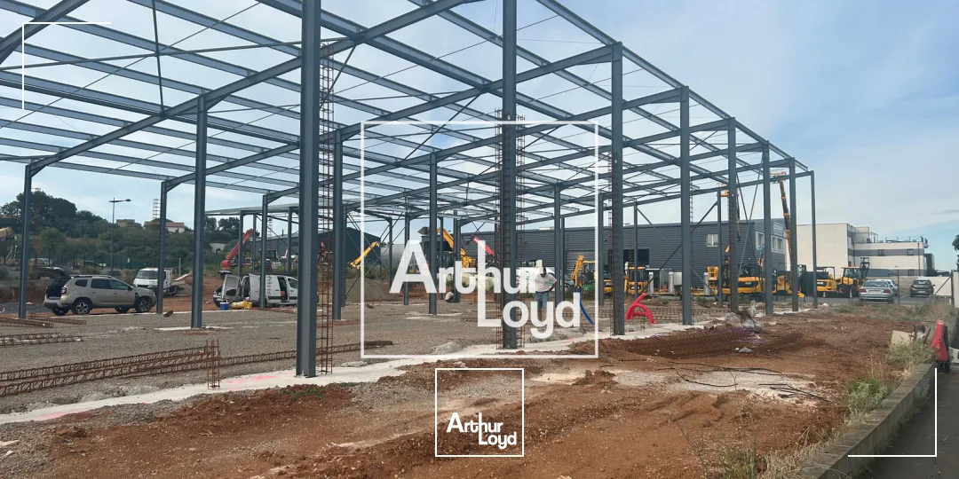 Locaux d'activités/commerces - neufs - à louer 