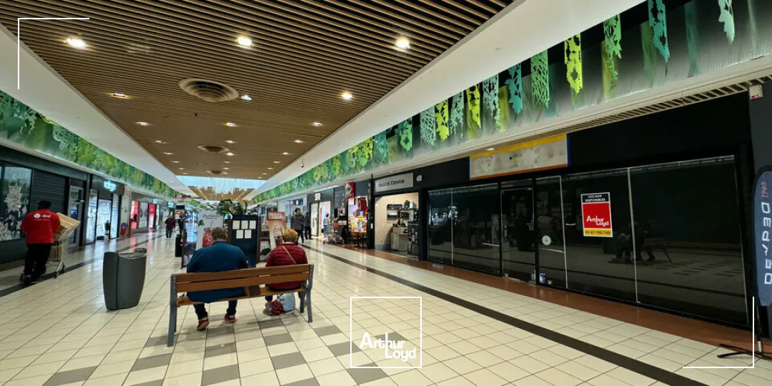 TOURS NORD CENTRE COMMERCIAL LA PETITE ARCHE COMMERCE A LOUER 86 M²