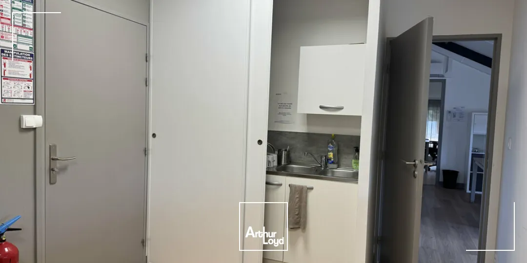 SAINT AVERTIN BUREAUX A VENDRE 234 M² PARKINGS PARFAIT ETAT OPPORTUNITE