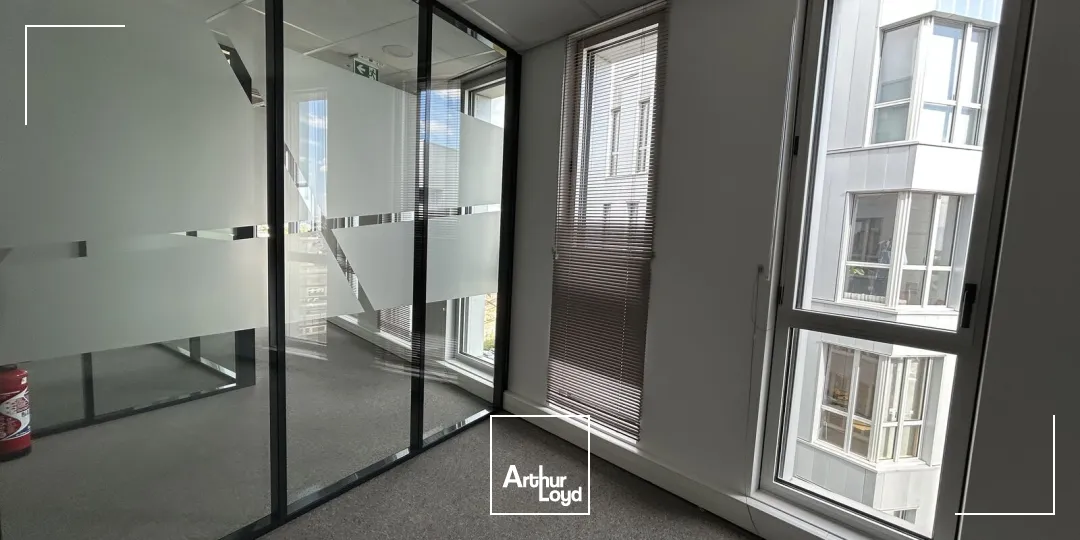 BUREAUX - A LOUER - ST NAZAIRE - 400 M2 - GARE - TERTIAIRE - 800 m2