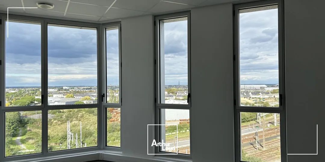 BUREAUX - A LOUER - ST NAZAIRE - 400 M2 - GARE - TERTIAIRE - 800 m2
