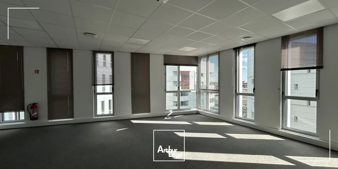 BUREAUX - A LOUER - ST NAZAIRE - 400 M2 - GARE - TERTIAIRE - 800 m2