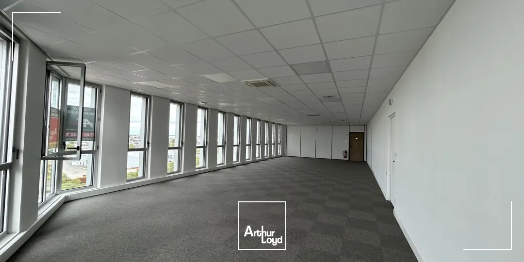BUREAUX - A LOUER - ST NAZAIRE - 400 M2 - GARE - TERTIAIRE - 800 m2