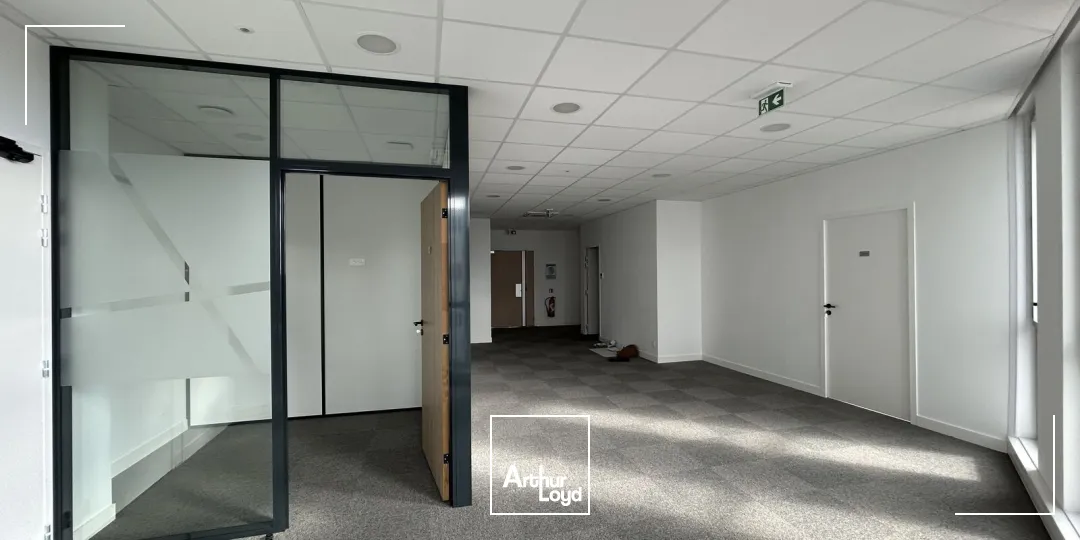 BUREAUX - A LOUER - ST NAZAIRE - 400 M2 - GARE - TERTIAIRE - 800 m2