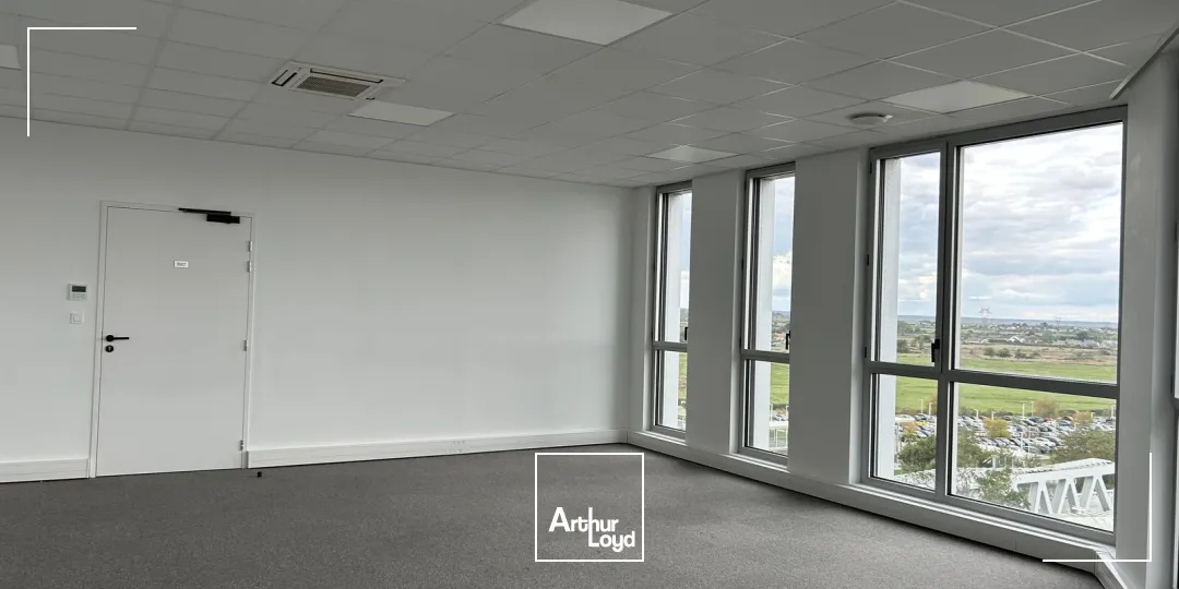BUREAUX - A LOUER - ST NAZAIRE - 400 M2 - GARE - TERTIAIRE - 800 m2