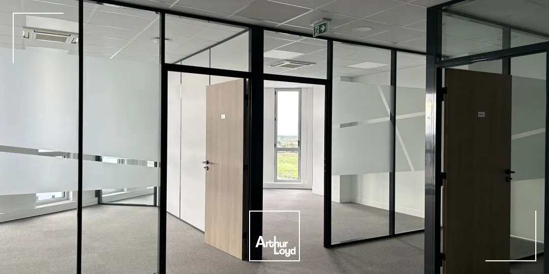 BUREAUX - A LOUER - ST NAZAIRE - 400 M2 - GARE - TERTIAIRE - 800 m2