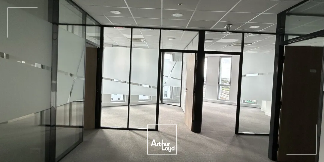 BUREAUX - A LOUER - ST NAZAIRE - 400 M2 - GARE - TERTIAIRE - 800 m2