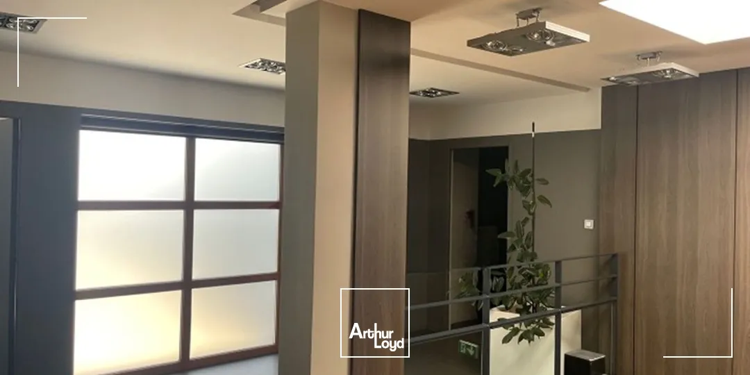 Locaux d'activité à vendre ou à louer à LE CHAMBON FEUGEROLLES 42500