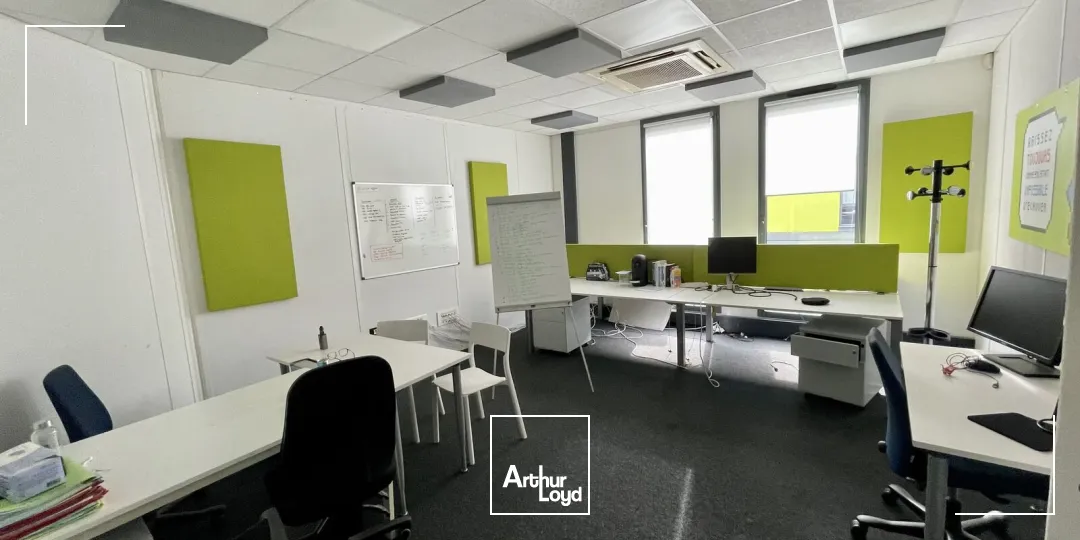 Location bureaux 700 m² rénovés - Marcq-en-Baroeul Business Park, Grands Boulevards proche tramway