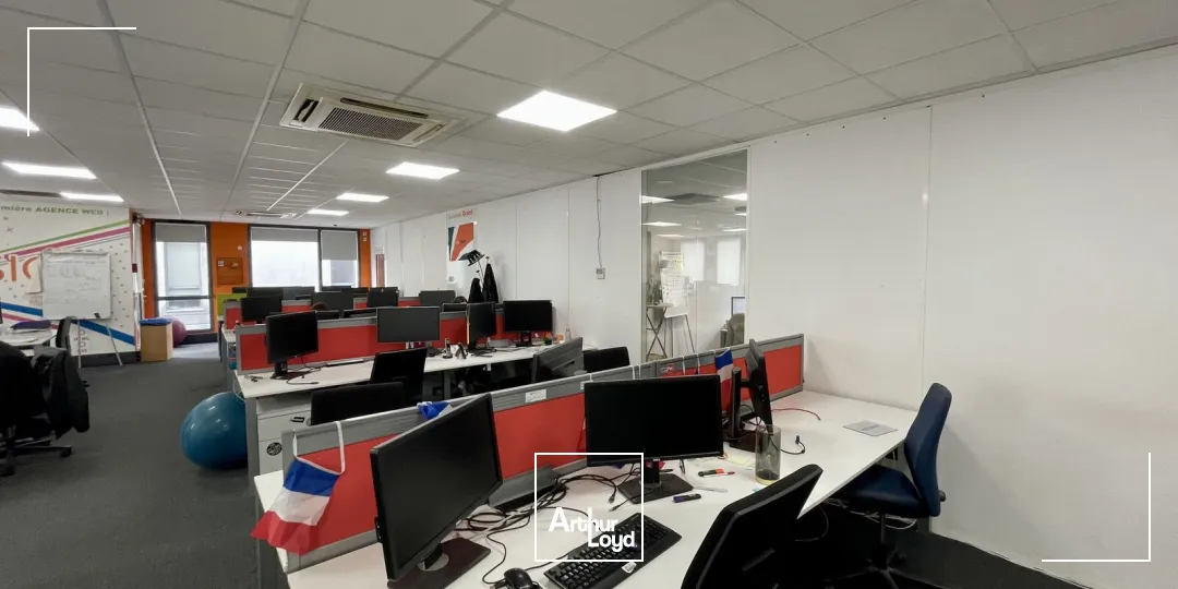 Location bureaux 700 m² rénovés - Marcq-en-Baroeul Business Park, Grands Boulevards proche tramway