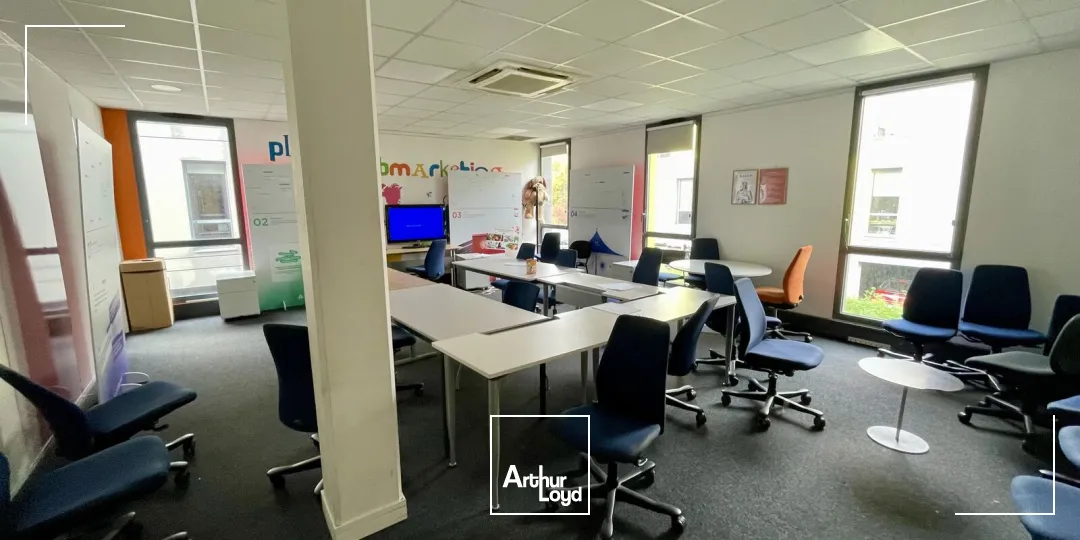 Location bureaux 700 m² rénovés - Marcq-en-Baroeul Business Park, Grands Boulevards proche tramway