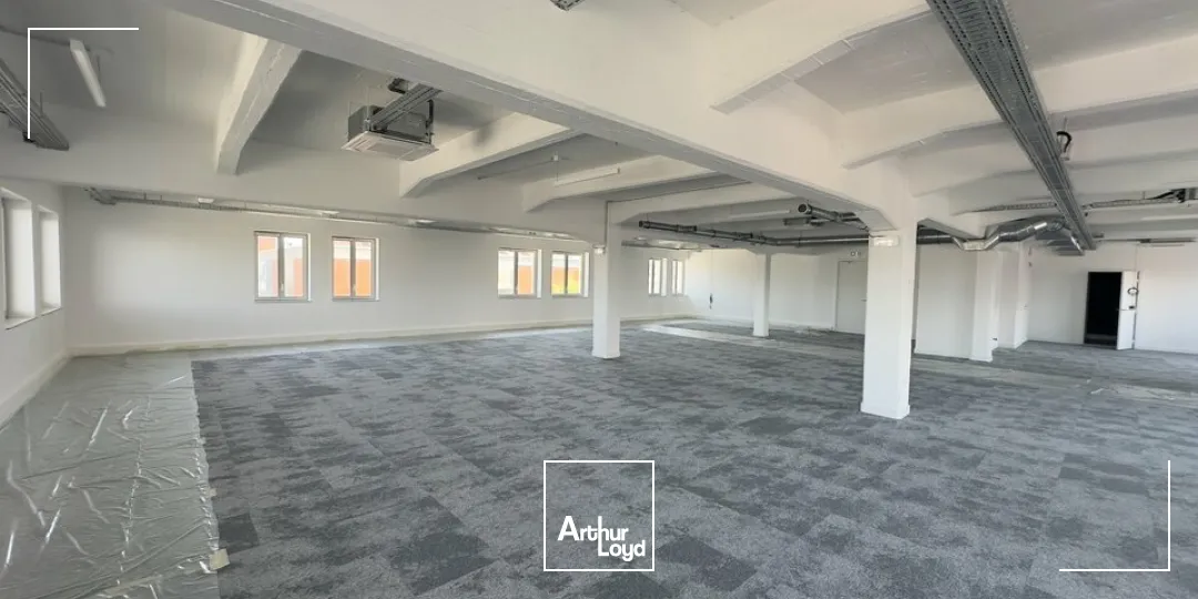 BUREAUX à VENDRE de 911.5 m²