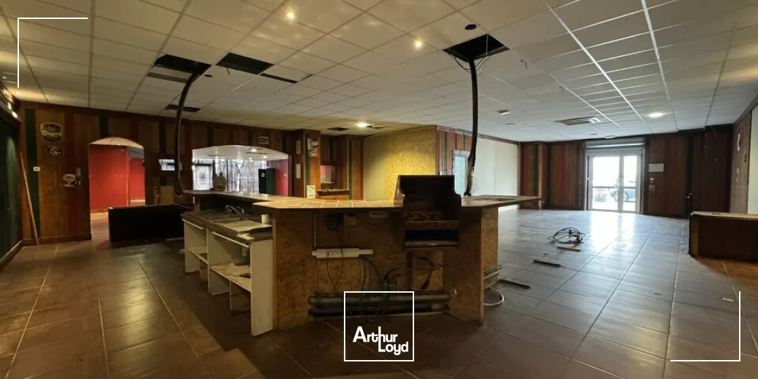 TOURS NORD COMMERCE A LOUER 370 M² PROXIMITE TRAMWAY ET PARKINGS PRIVATIFS