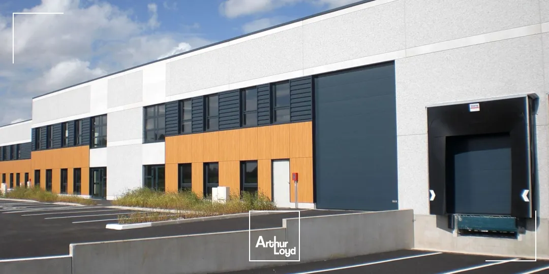 A louer, entrepôts avec quai + bureaux, Saint André Lez Lille