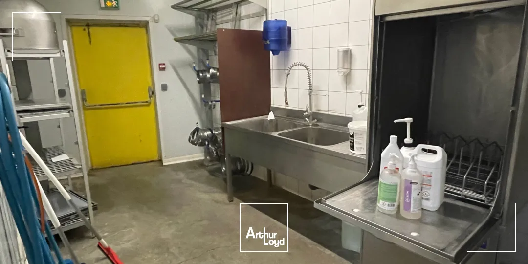 Locaux d'activité à louer à VAL DE REUIL 27100