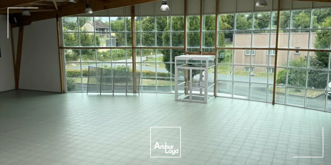 À vendre  Bâtiment d'activité industriel & bureaux  Zone de l'Escudier, Donzenac (Corrèze  proximité A20)