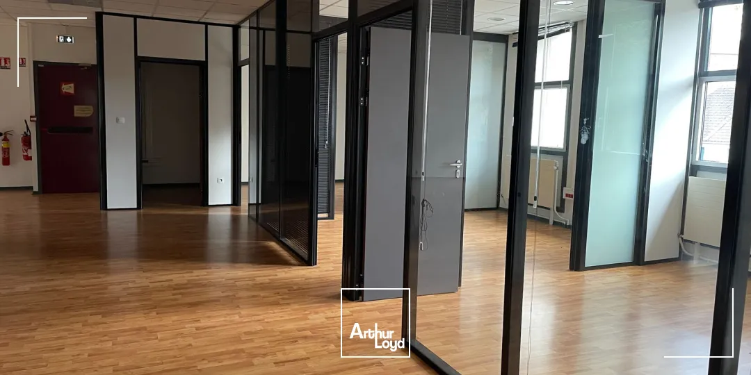 Bureaux à louer à Douai - ERP, accessibilité PMR et parking privatif