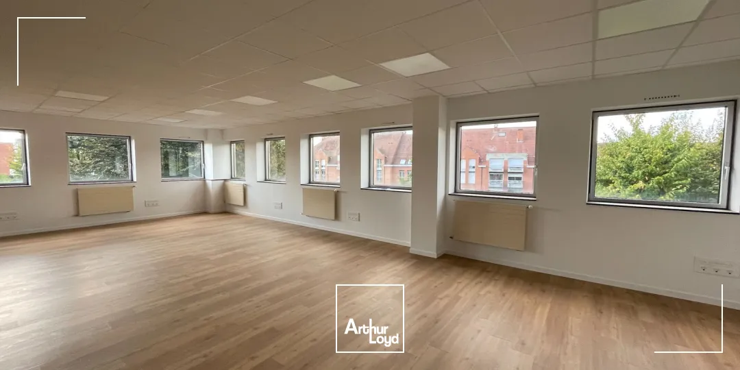 Bureaux à louer à Douai - ERP, accessibilité PMR et parking privatif