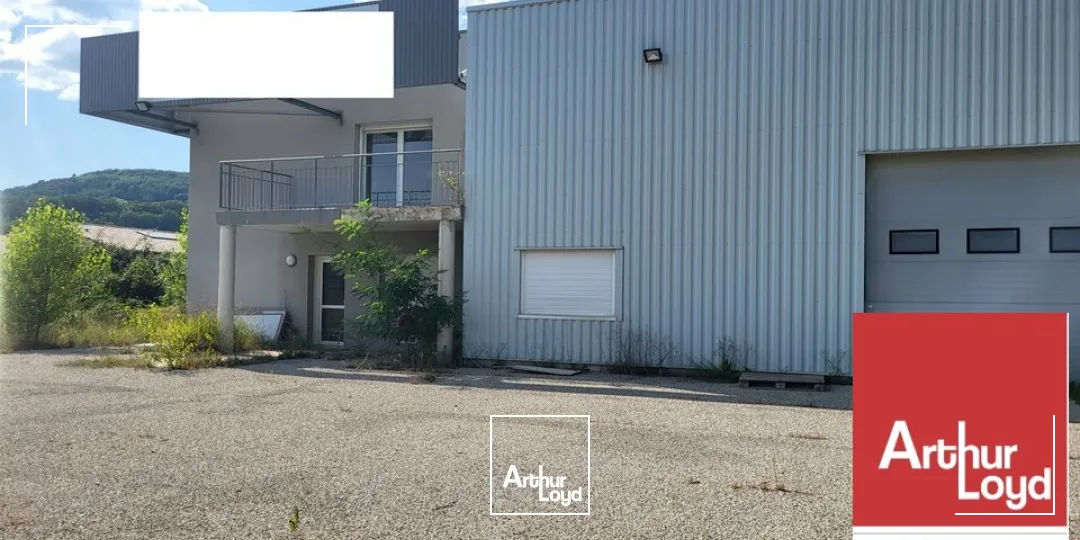 ARDECHE - LE TEIL - A VENDRE BÂTIMENT INDÉPENDANT A USAGE D'ENTREPÔT ET BUREAUX AVEC LOGEMENT 