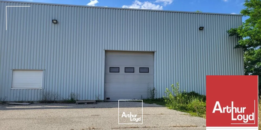 ARDECHE - LE TEIL - A VENDRE BÂTIMENT INDÉPENDANT A USAGE D'ENTREPÔT ET BUREAUX AVEC LOGEMENT 