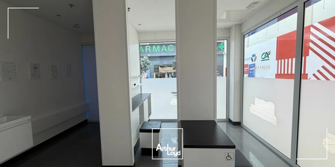 LOCAL ATTRACTIF, FLUX DE CLIENTÈLE GARANTI  DISPONIBLE IMMÉDIATEMENT