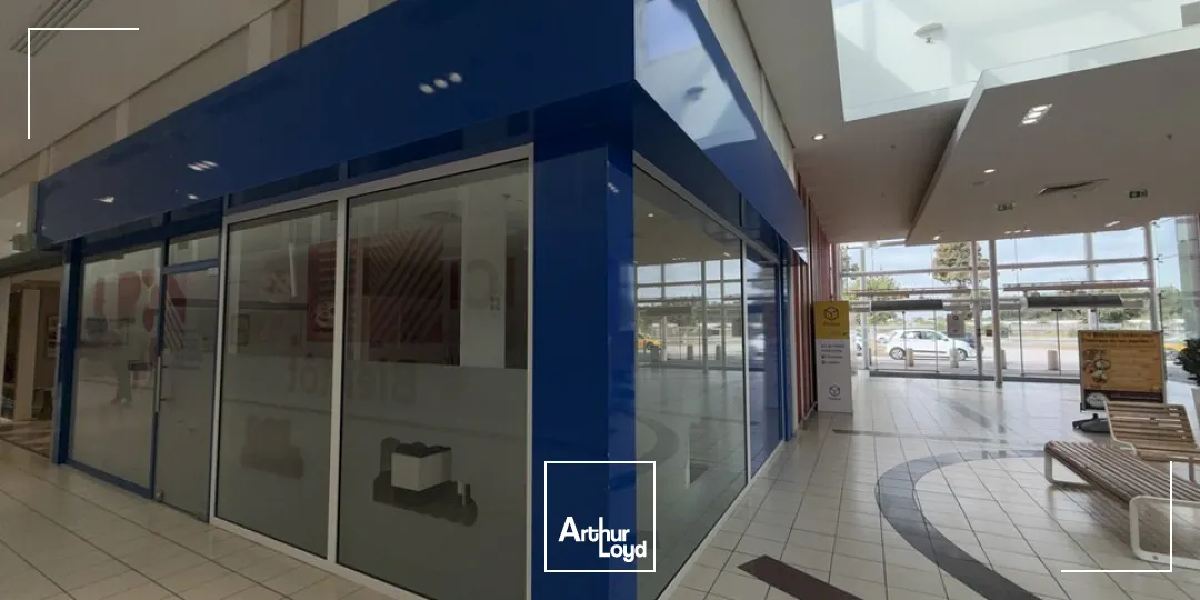 LOCAL ATTRACTIF, FLUX DE CLIENTÈLE GARANTI  DISPONIBLE IMMÉDIATEMENT