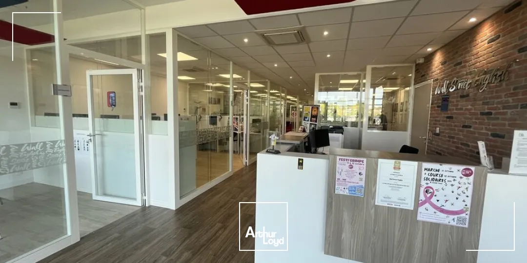 Bureaux à louer 219 m²  Bessines / Niort  Emplacement premium, visibilité et accessibilité exceptionnelles