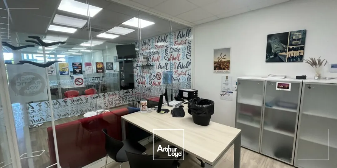 Bureaux à louer 219 m²  Bessines / Niort  Emplacement premium, visibilité et accessibilité exceptionnelles