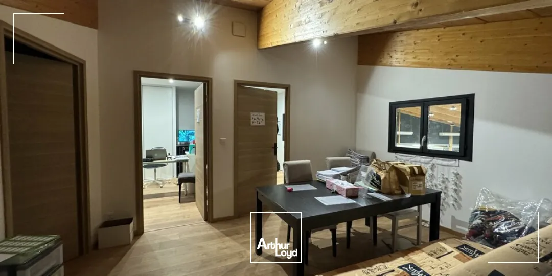 SAINT-CYR-SUR-LOIRE SUR AXE LOCAL COMMERCIAL A LOUER 314 M²