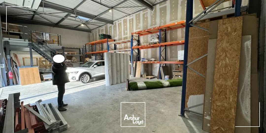 TOURS SUD CHAMBRAY AUBUIS JEAN PERIN - A LOUER LOCAL D'ACTIVITES DE 186 M²