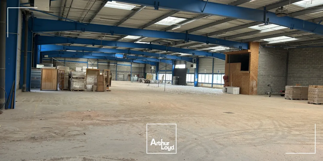 Locaux d'activités à la location à RUE Emplacement stratégique face à LIDL et ACTION