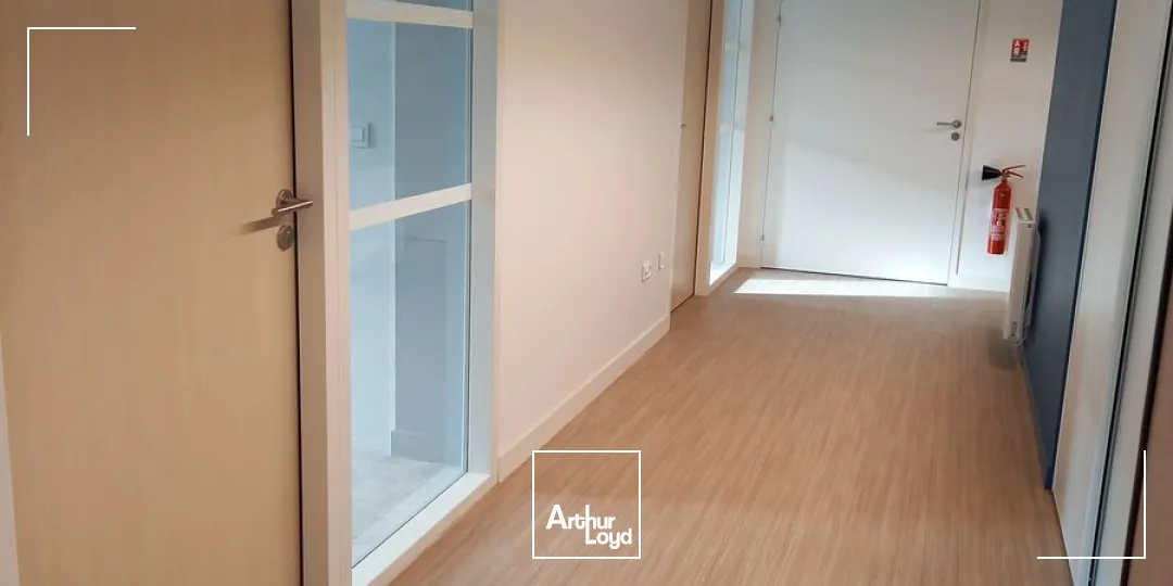 BUREAUX- A LOUER - ST NAZAIRE - GARE - 325 M2 - TERTIAIRE 