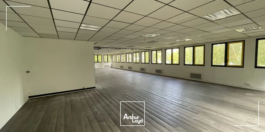 Bureaux à louer à Villeneuve d'Ascq - Espaces modulables avec parkings et services de proximité