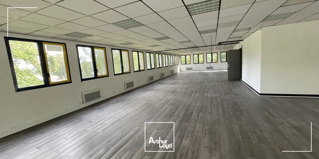 Bureaux à louer à Villeneuve d'Ascq - Espaces modulables avec parkings et services de proximité
