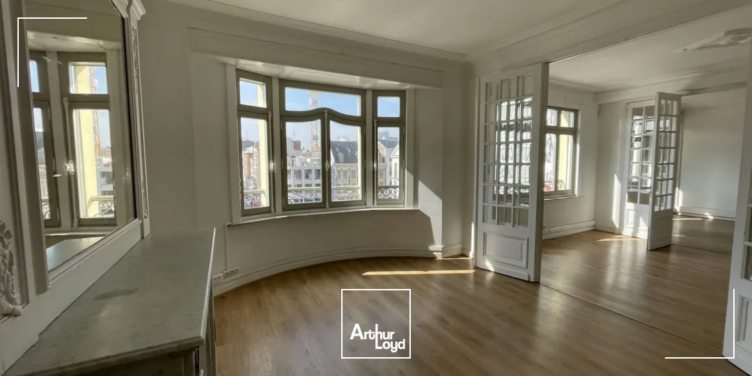 Location de bureaux à Lille Grand-Place - Immeuble haussmannien avec vue d'exception