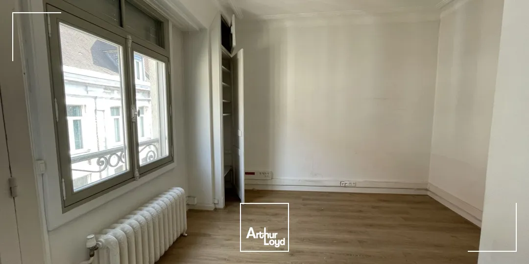 Location de bureaux à Lille Grand-Place - Immeuble haussmannien avec vue d'exception